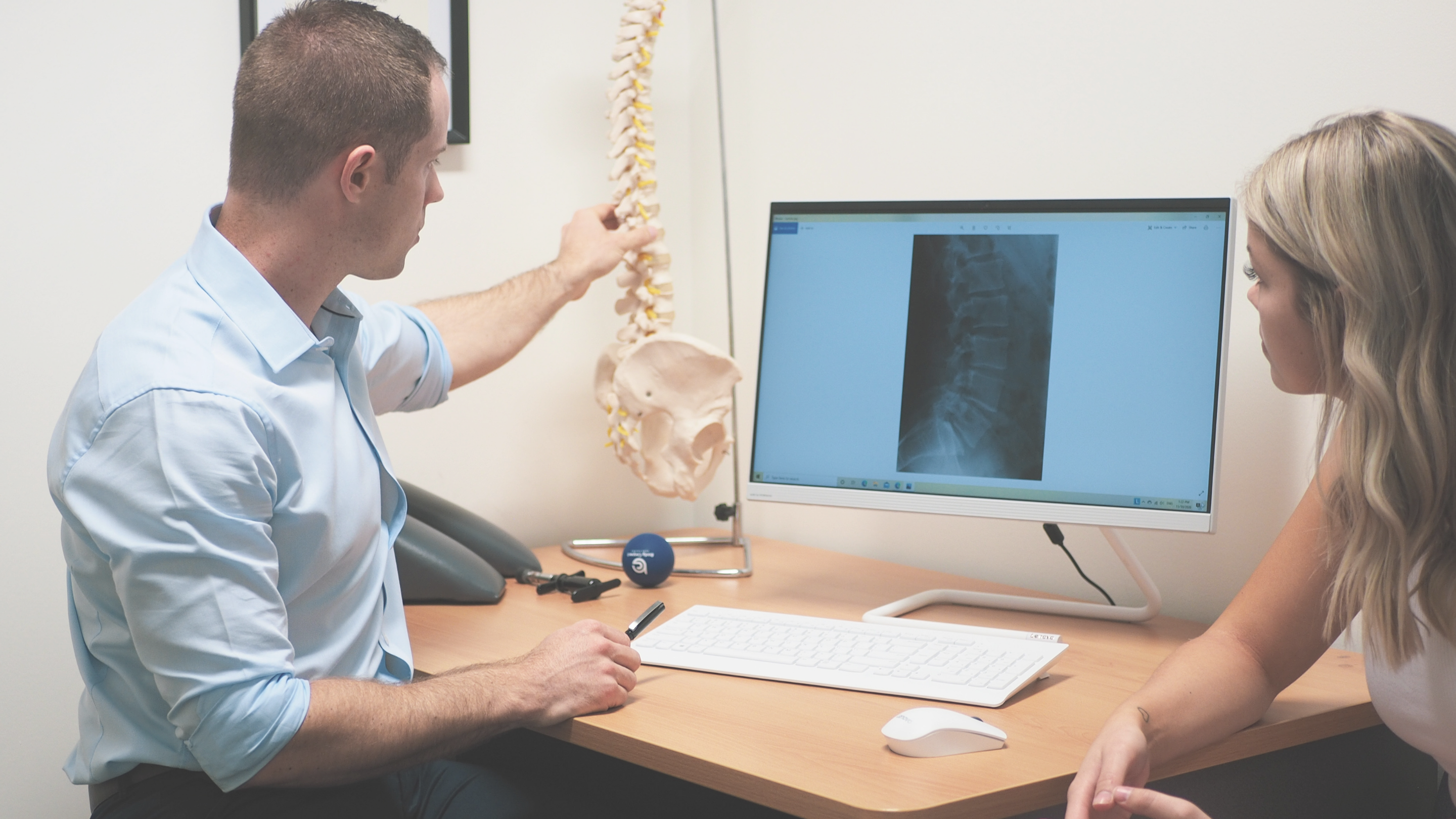 Read more about the article Lumbar disc injury – What a bulging disc feels like and what to do about it