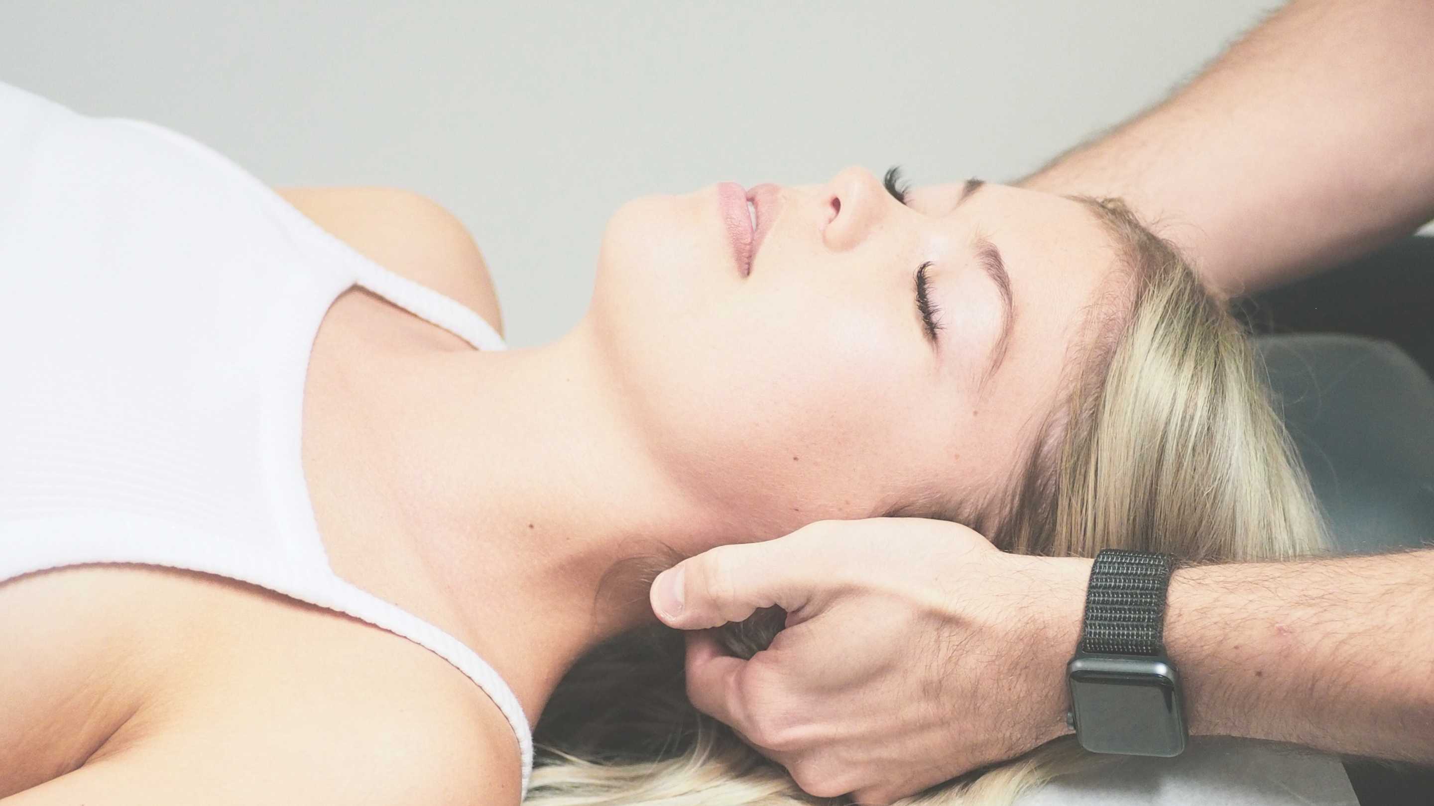 Read more about the article Neck pain – How improving your posture and moving can help