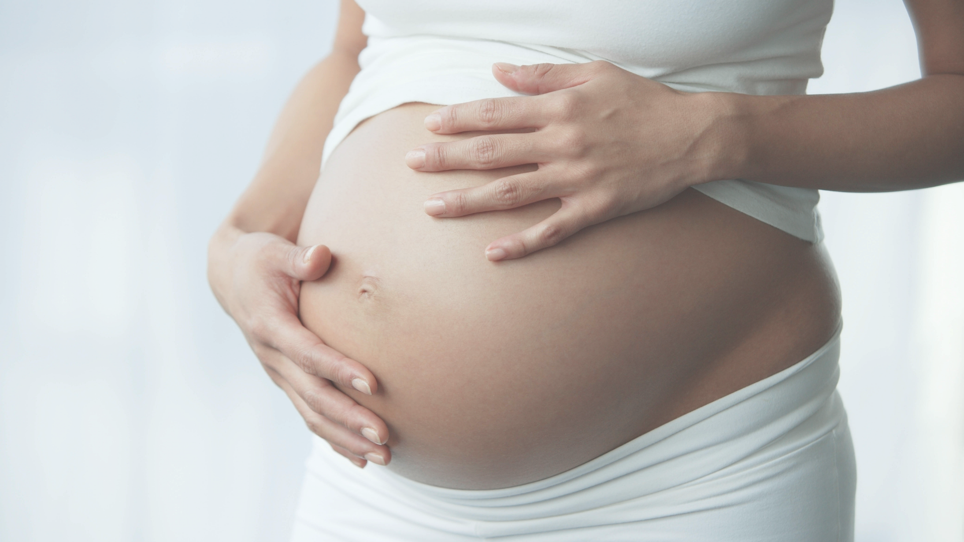 Read more about the article Tips for back pain during pregnancy