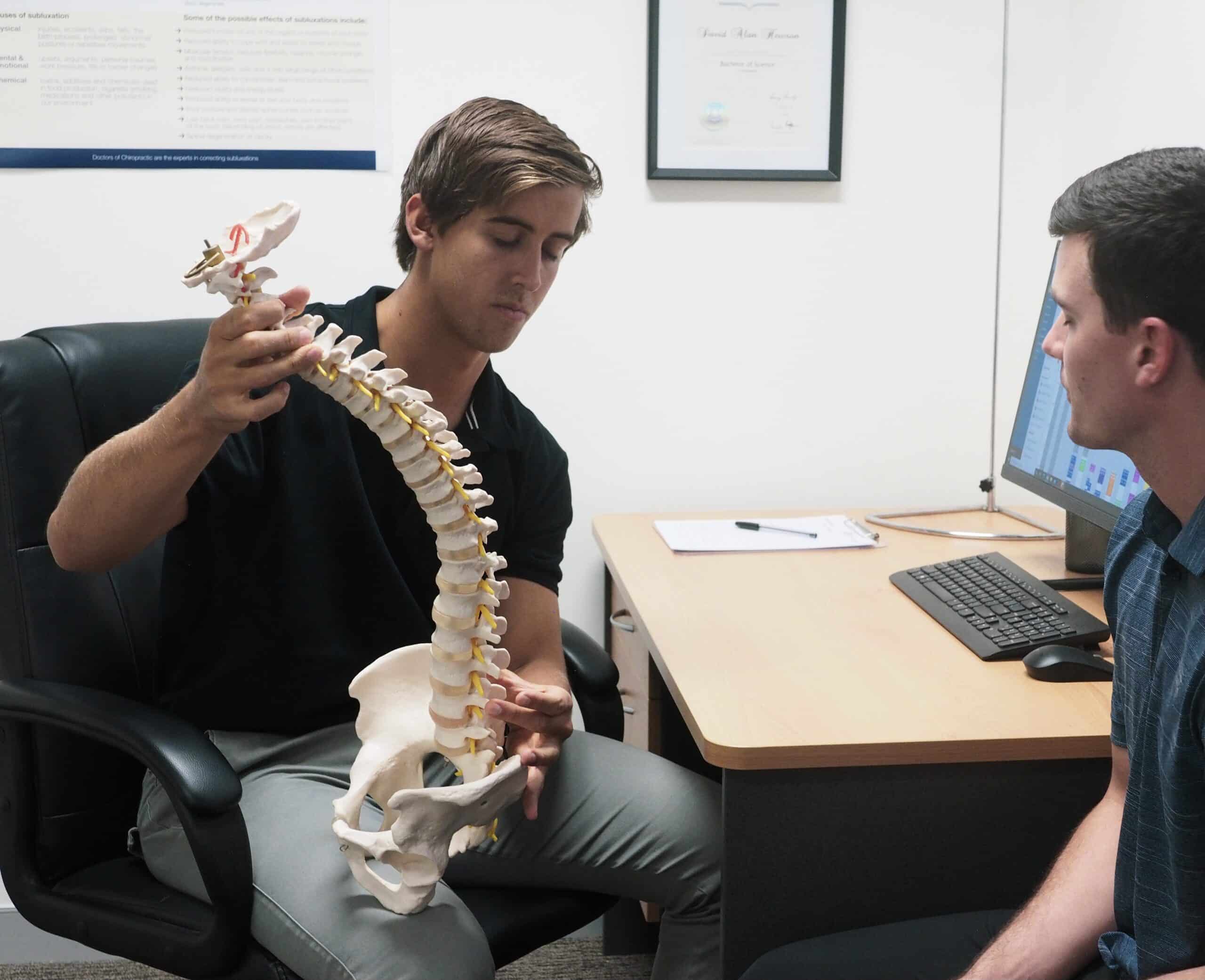 chiropractic explaining spinal care