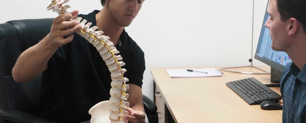 chiropractic explaining spinal care